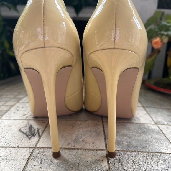 Steve Madden Vala Cream Patent Leather Stiletto Heels sz 8.5 nwob - Picture 4 of 5